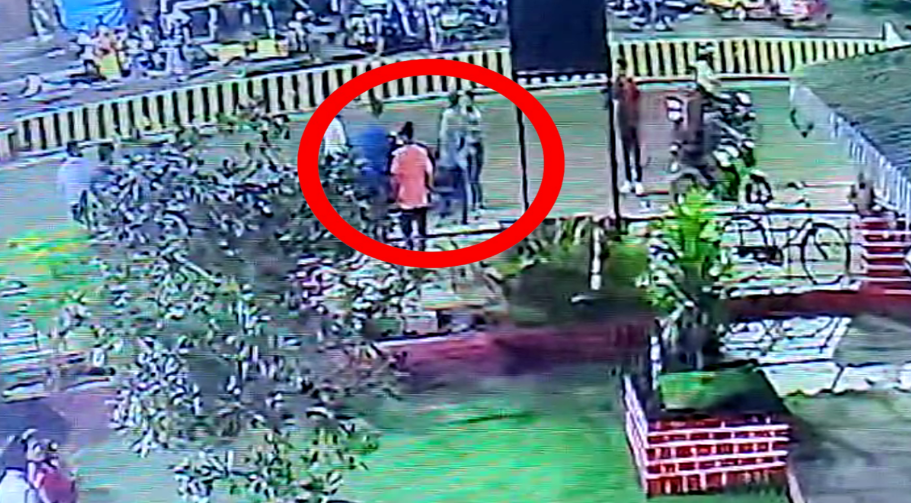 Jabalpur Murder News : युवक की चाकू से गोदकर हत्या, दोस्त ने ही कराया मर्डर, इंजीनियरिंग के स्टूडेंट ने पेट और पैर में मारे 6 बार चाकू